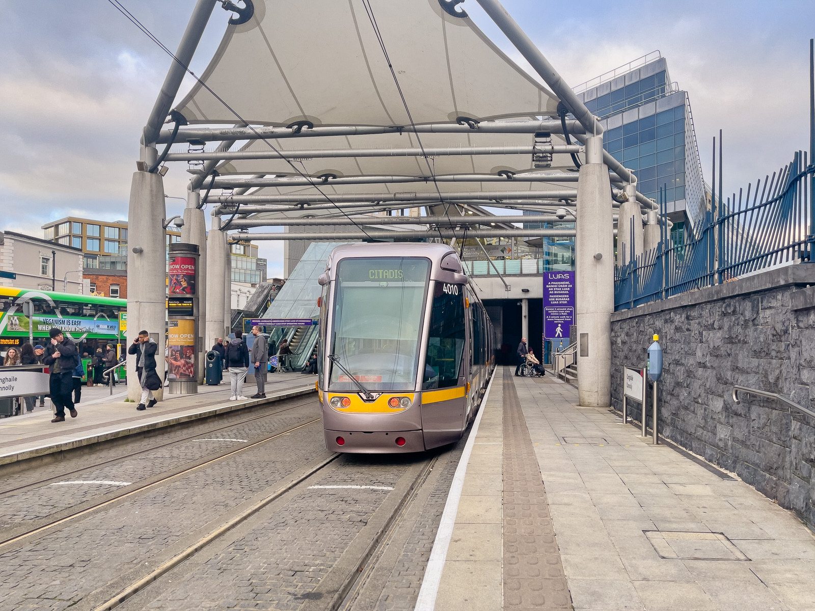 TRAM 4010 WAS STRANDED AT CONNOLLY STATION [DAY AFTER RIOT IN CITY CENTRE]-225318-1