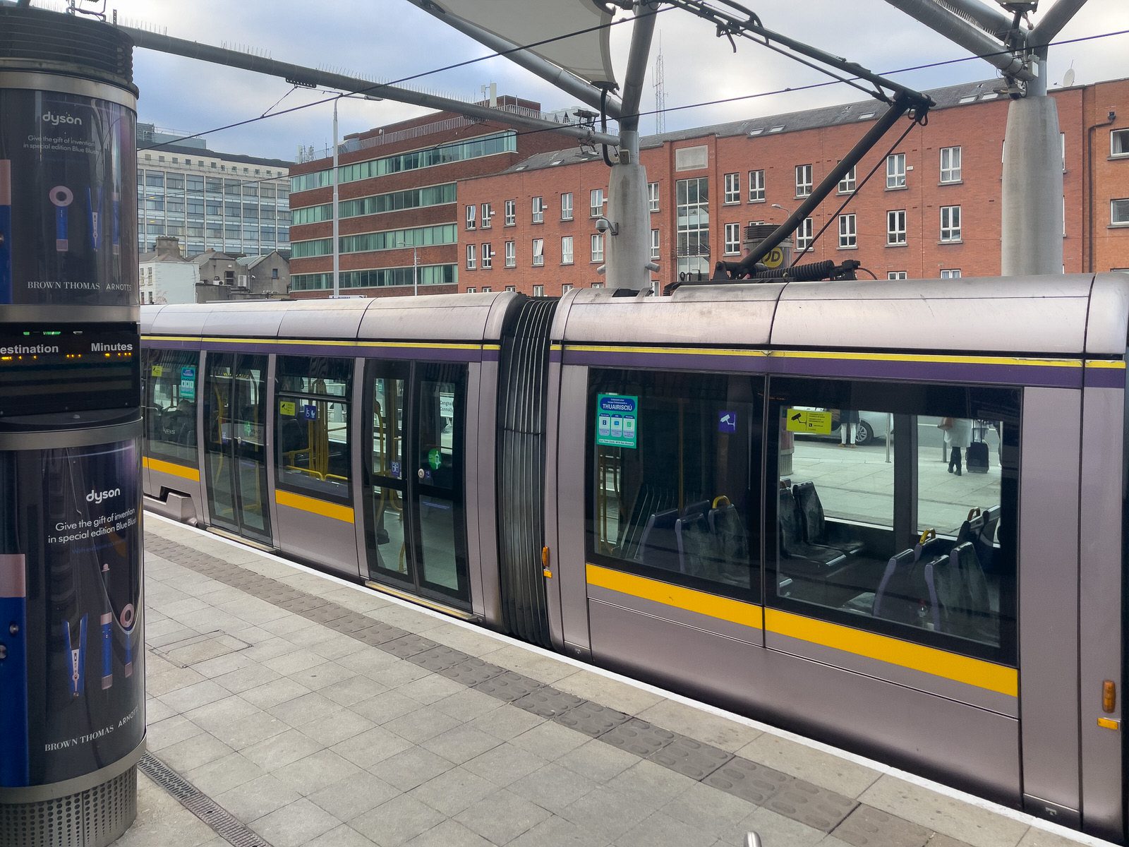 TRAM 4010 WAS STRANDED AT CONNOLLY STATION [DAY AFTER RIOT IN CITY CENTRE]-225321-1