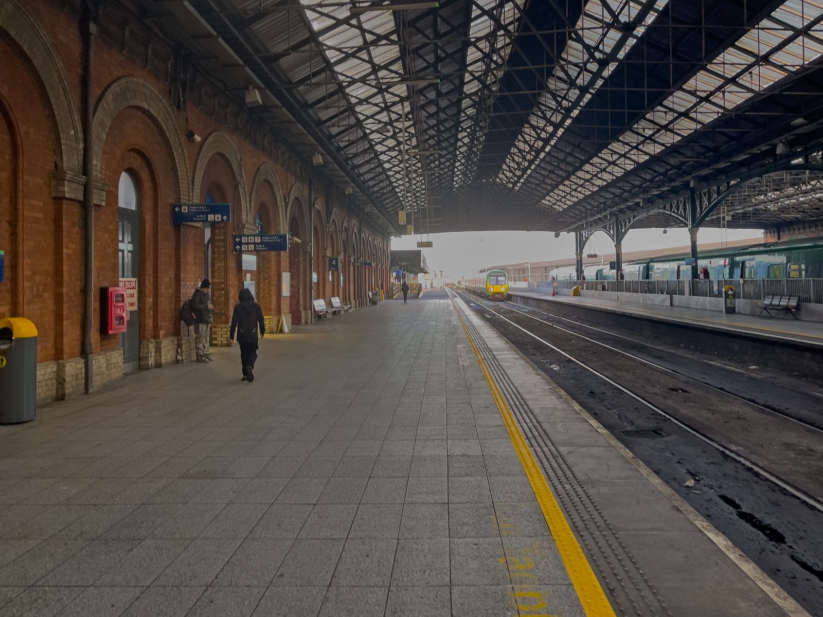 CONNOLLY TRAIN STATION [DECEMBER 2023]-225996-1