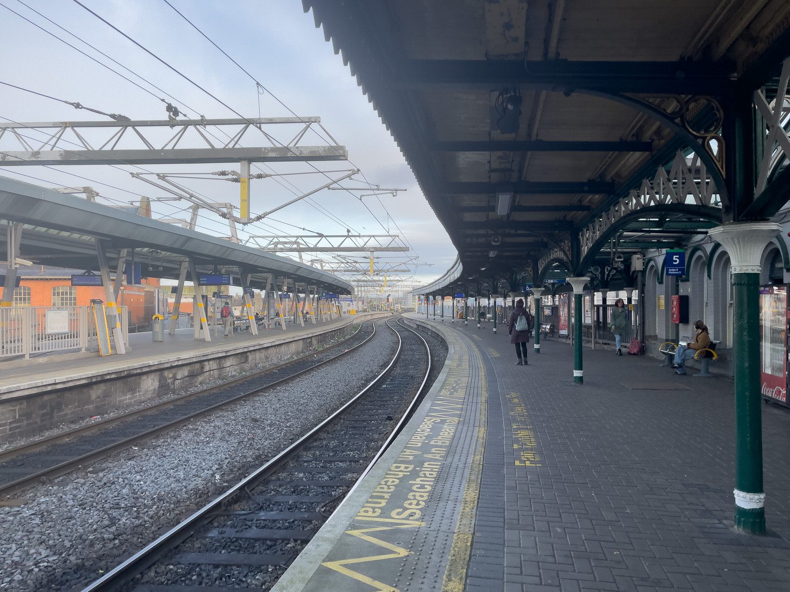 CONNOLLY TRAIN STATION [DECEMBER 2023]-226001-1