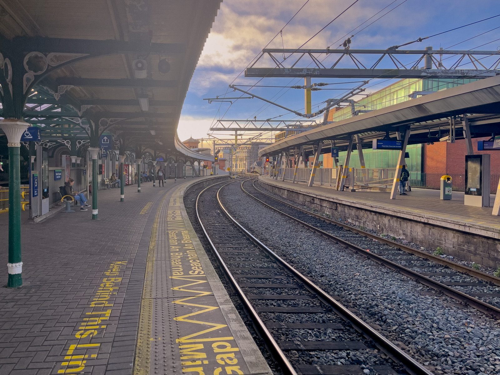 CONNOLLY TRAIN STATION [DECEMBER 2023]-226005-1