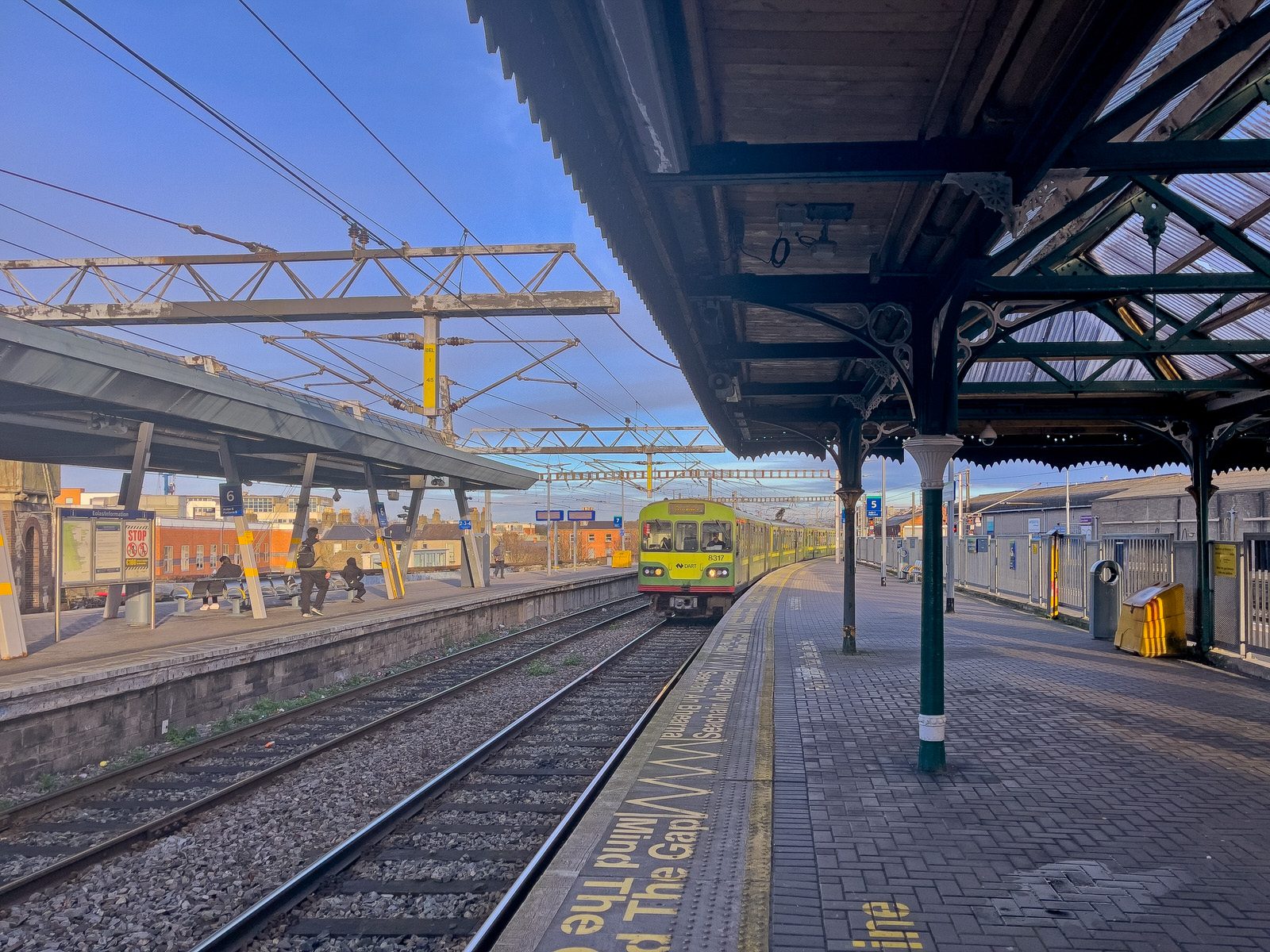 CONNOLLY TRAIN STATION [DECEMBER 2023]-226009-1