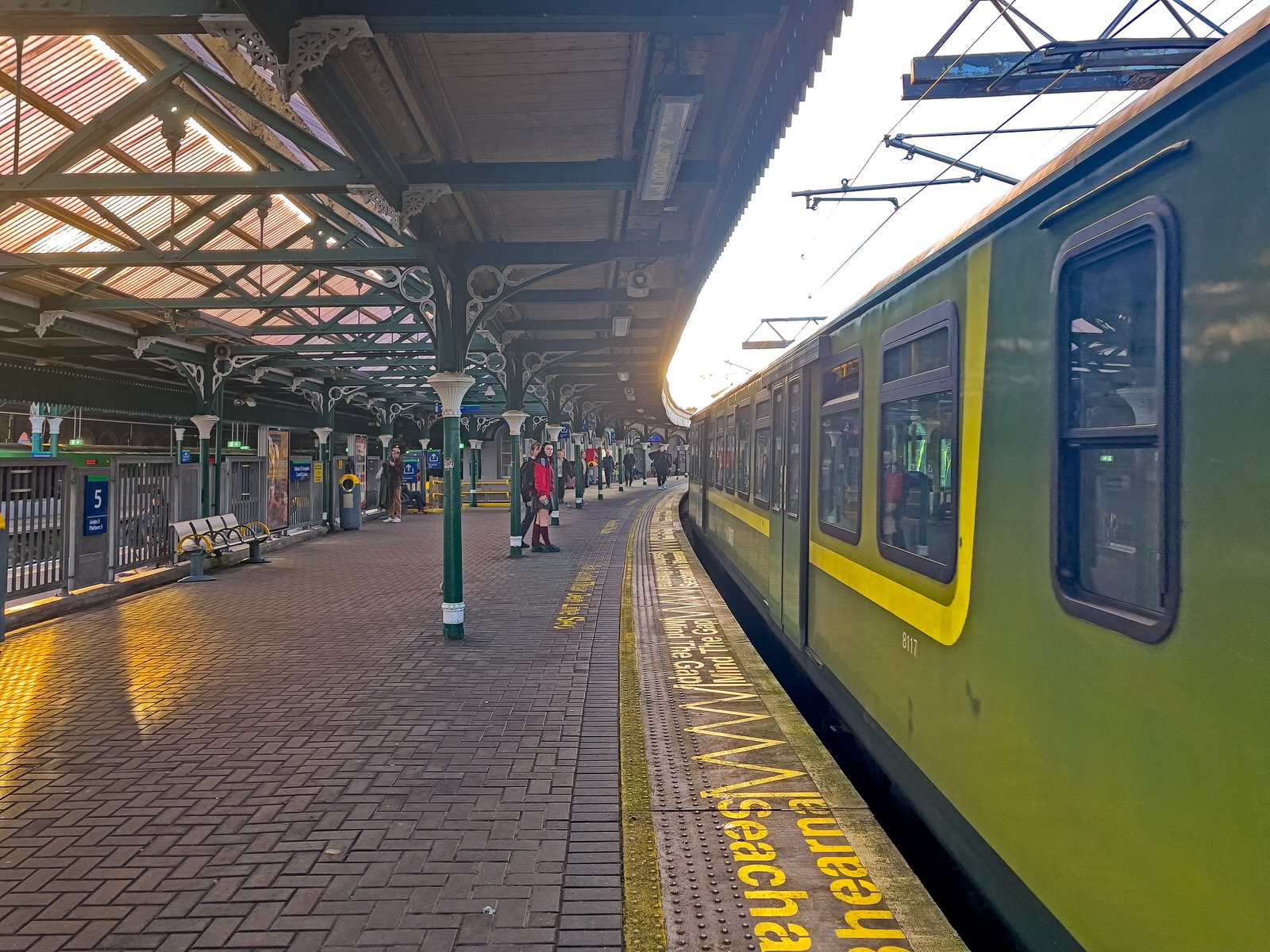 CONNOLLY TRAIN STATION [DECEMBER 2023]-226012-1