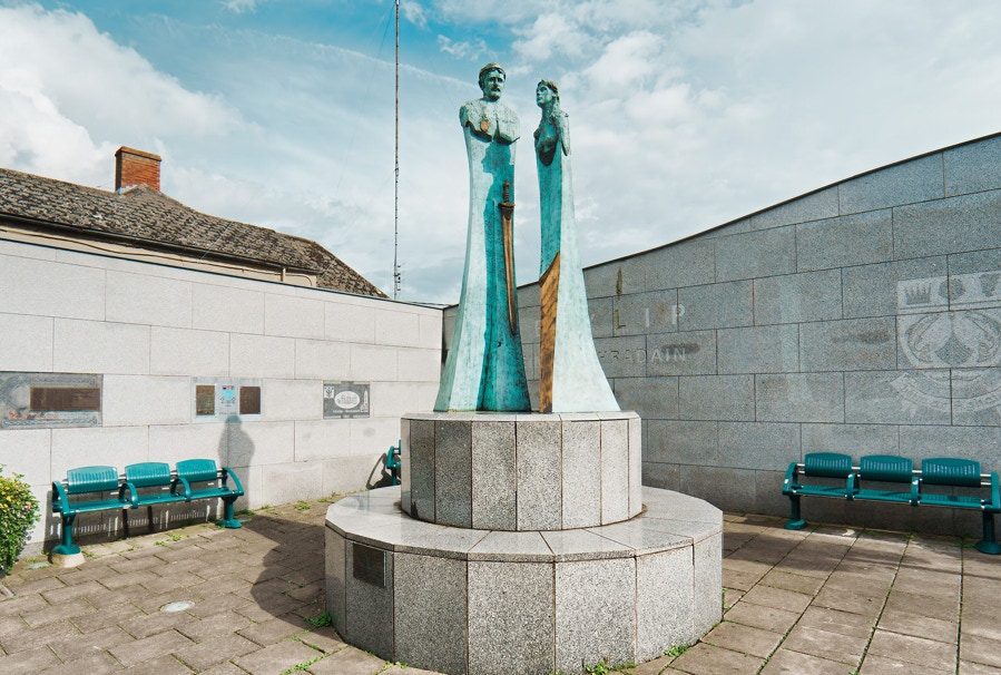 CONFLUENCE BY JARLATH DALY [A SCULPTURE AT THE SALMON LEAP IN LEIXLIP]  001