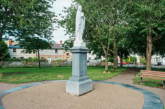 MARIAN STATUE ERECTED IN 1955 006
