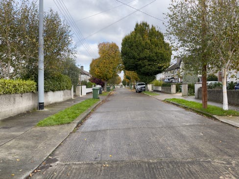 A PEDESTRIAN ONLY LANEWAY IN CLONSKEAGH [CONNECTING BEECHMOUNT DRIVE TO GLEDSWOOD AVENUE]  001