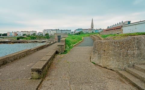 THE EAST PIER IN DUN LAOGHAIRE [I USED A SONY FX-30 CAMERA AND A SONY 12-24MM F4 G LENS]  001