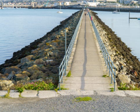 THE WESTERN BREAKWATER AND VIEWS FROM THE BREAKWATER [DUN LAOGHAIRE HARBOUR] 001