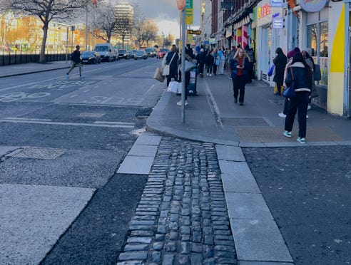 ALONG THE SOUTH QUAYS IN NOVEMBER [THE MILLENNIUM BRIDGE TO O'CONNELL STREET BRIDGE]  001