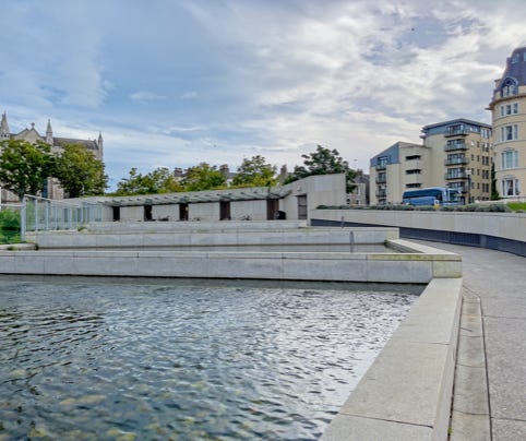 THE WATER FEATURE AT THE DLR LEXICON [MORAN PARK DUN LAOGHAIRE 10 OCTOBER 2023] 001