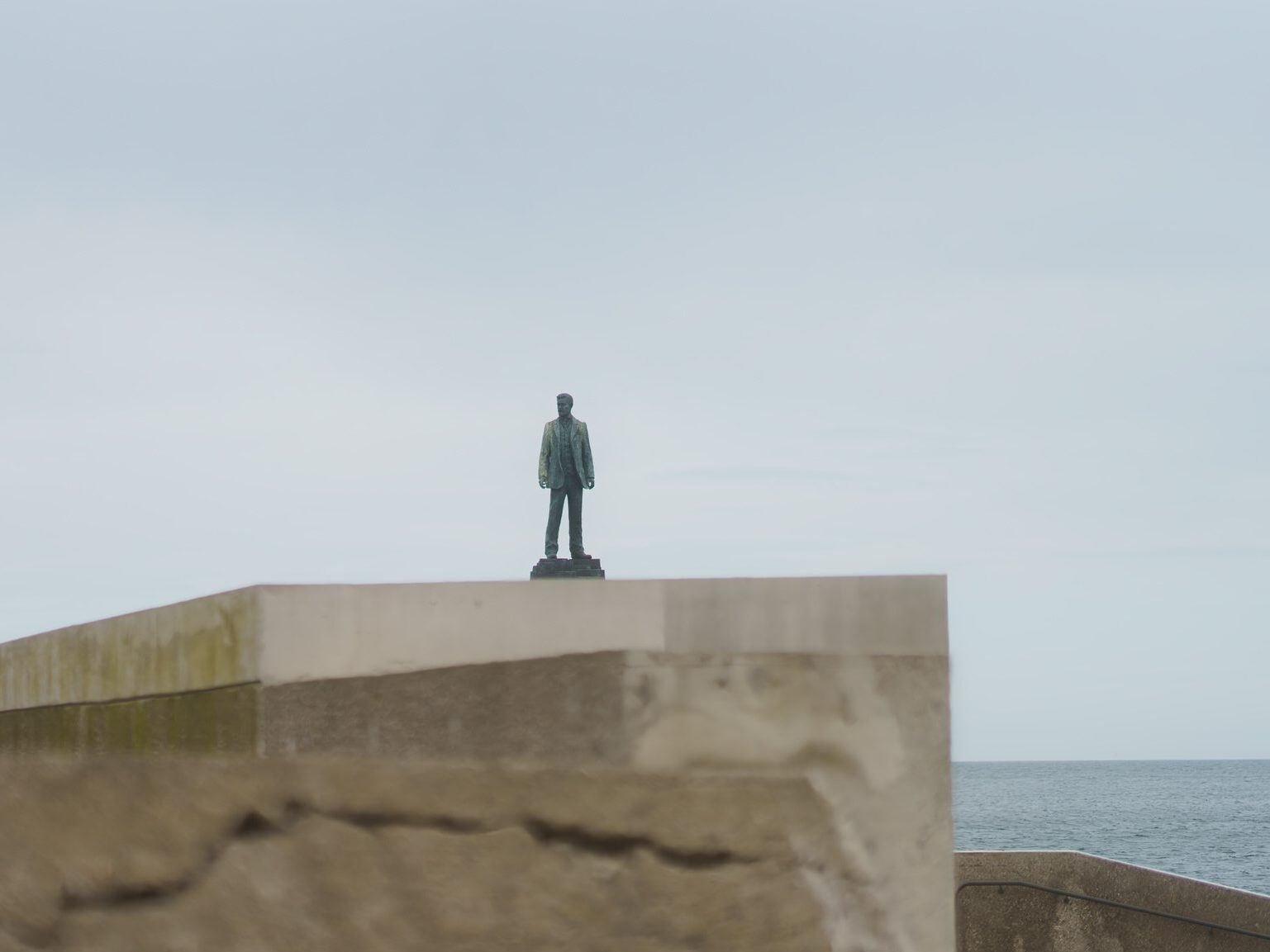 STATUE AT THE END OF THE JETTY AT DUN LAOGHAIRE BATHS 007