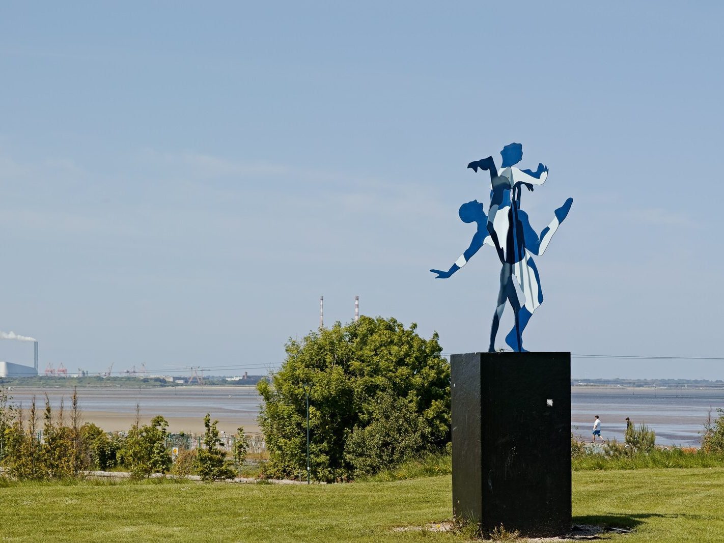 DANNY MacCARTHY'S CUT OUT PEOPLE [THIS SCULPTURE CAN BE FOUND IN BLACKROCK PARK] 002