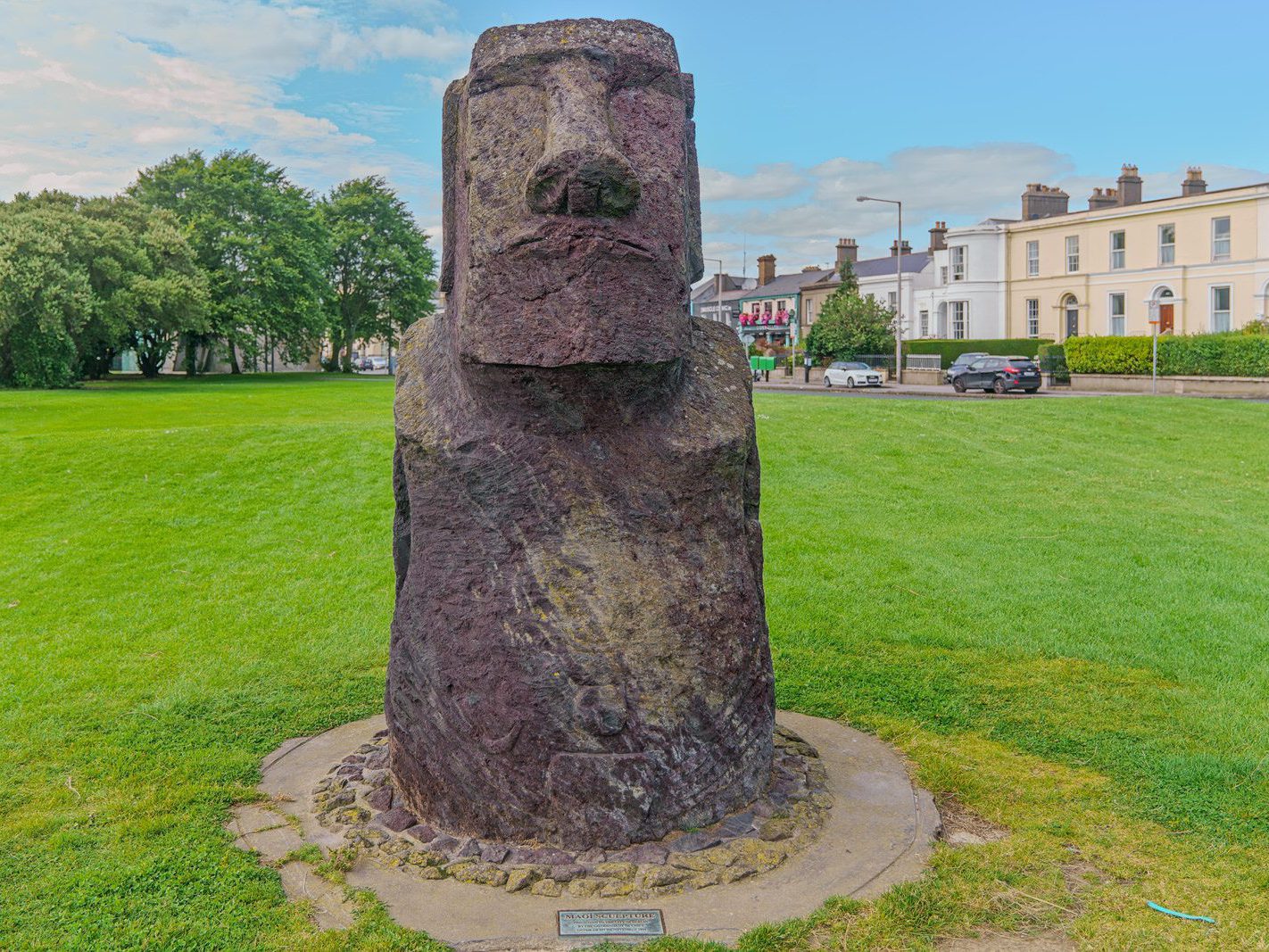 MAOI SCULPTURE IN CLONTARF [REPLICA OF ONE OF THE EASTER ISLAND STATUES]-244419-1