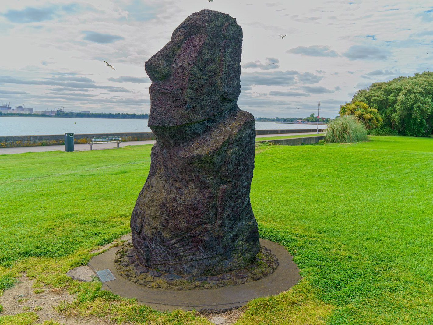 MAOI SCULPTURE IN CLONTARF [REPLICA OF ONE OF THE EASTER ISLAND STATUES]-244421-1