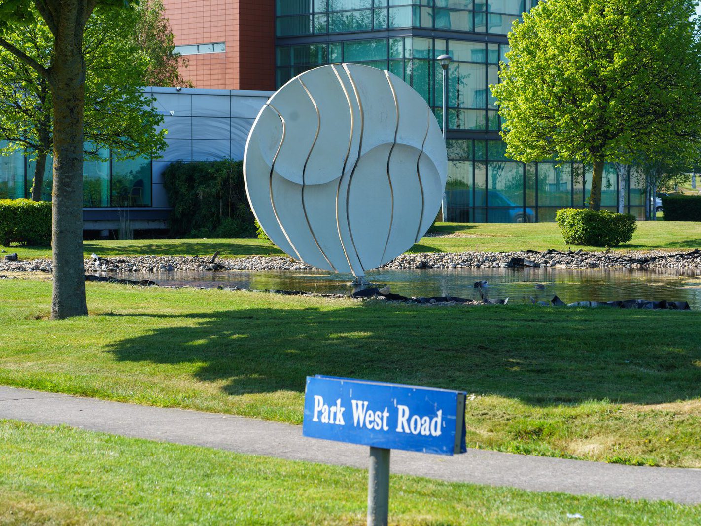 POISE IS A SCULPTURE BY ANGELA CONNER [PARK WEST BUSINESS PARK DUBLIN MAY 2017]-244099-1