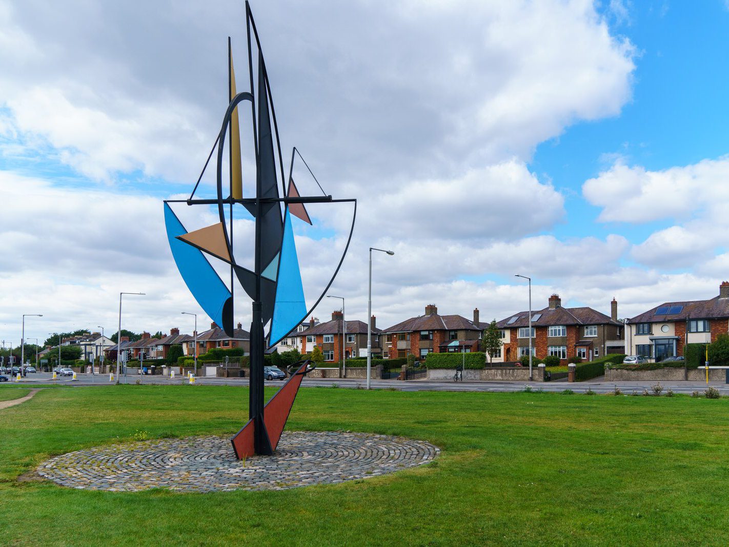 WIND SAIL SCULPTURE BY EAMON O’DOHERTY [ALFIE BYRNE ROAD CLONTARF]-244440-1