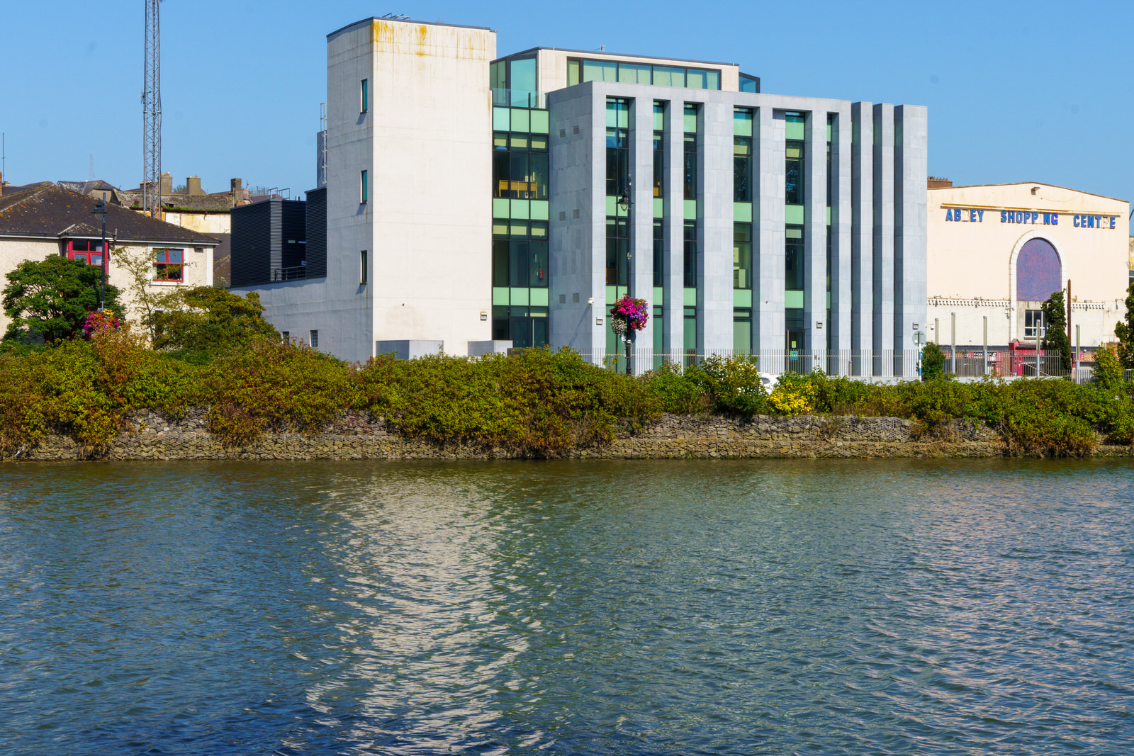 NEW COURTHOUSE COMPLEX