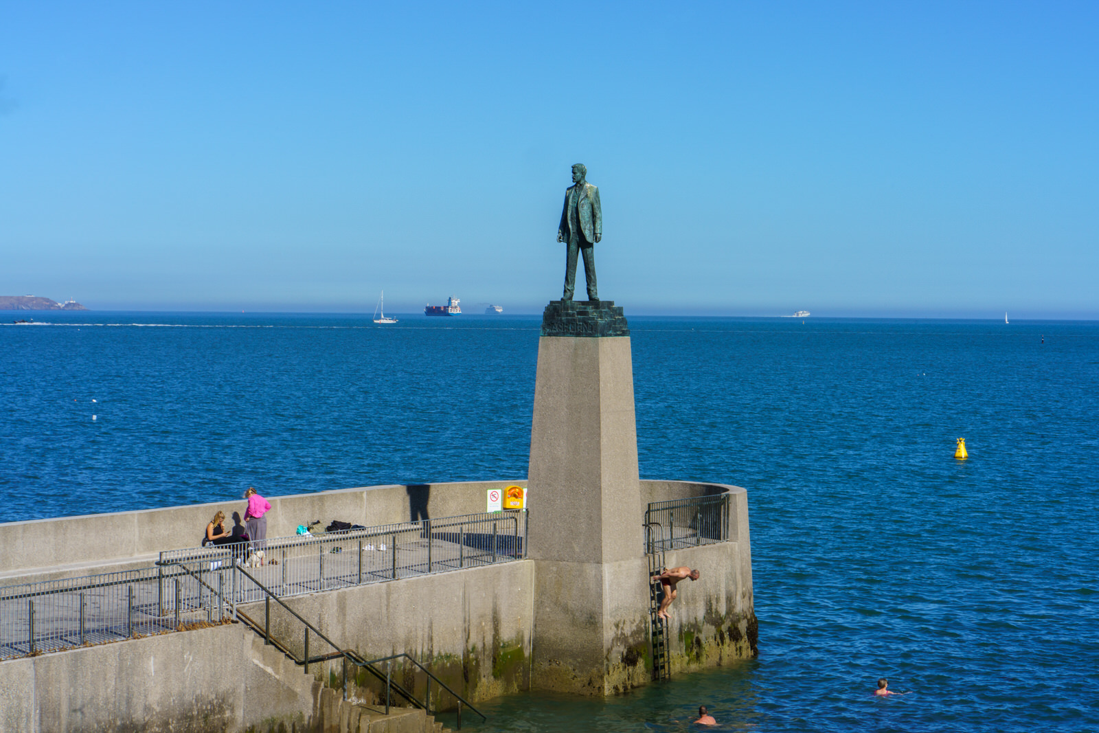 DUN LAOGHAIRE BATHS