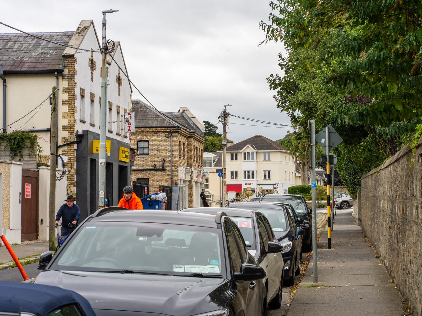 CLIFTON AVENUE [MONKSTOWN]-241571-1