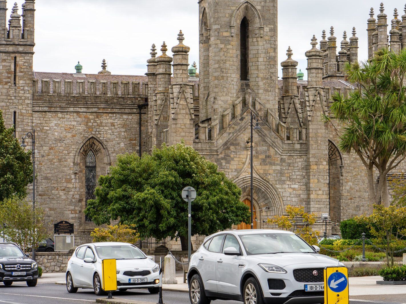 THERE ARE TWO CHURCHES IN MONKSTOWN [ST MARY'S AND MONKSTOWN PARISH CHURCH]-241584-1