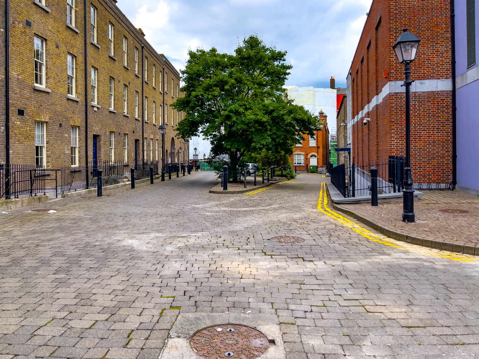 SHIP STREET GATE AREA INSIDE THE WALLS OF DUBLIN CASTLE [MUCH OF THIS STREET IS PARALLEL TO GREAT SHIP STREET]-243988-1