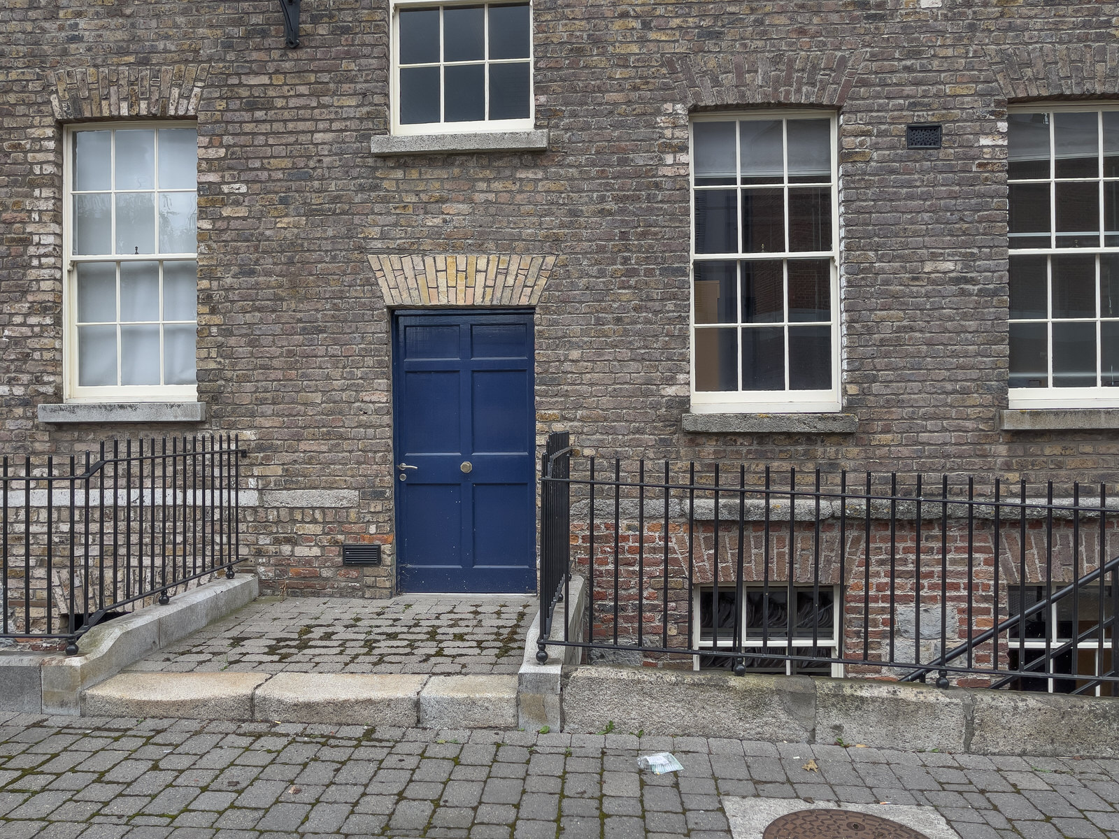 SHIP STREET GATE AREA INSIDE THE WALLS OF DUBLIN CASTLE [MUCH OF THIS STREET IS PARALLEL TO GREAT SHIP STREET]-243989-1