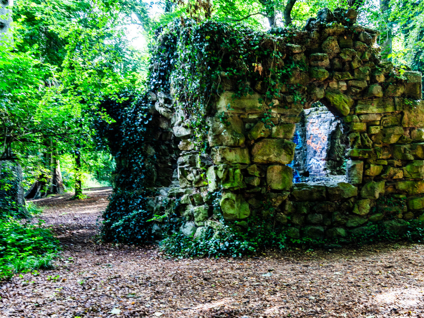 THE SHELL HOUSE [A OLD FOLLY AT BUSHY PARK]-243823-1