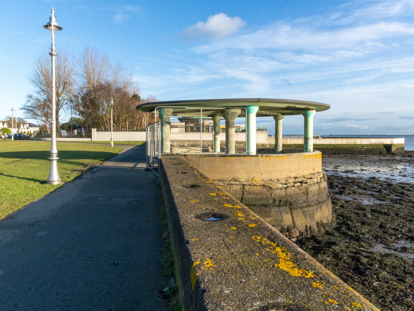 THE WIND SHELTERS AND THE BANDSTAND ALONG CLONTARF PROMENADE [REMAIN AS A TRIBUTE TO HERBERT SIMMS]-246836-1