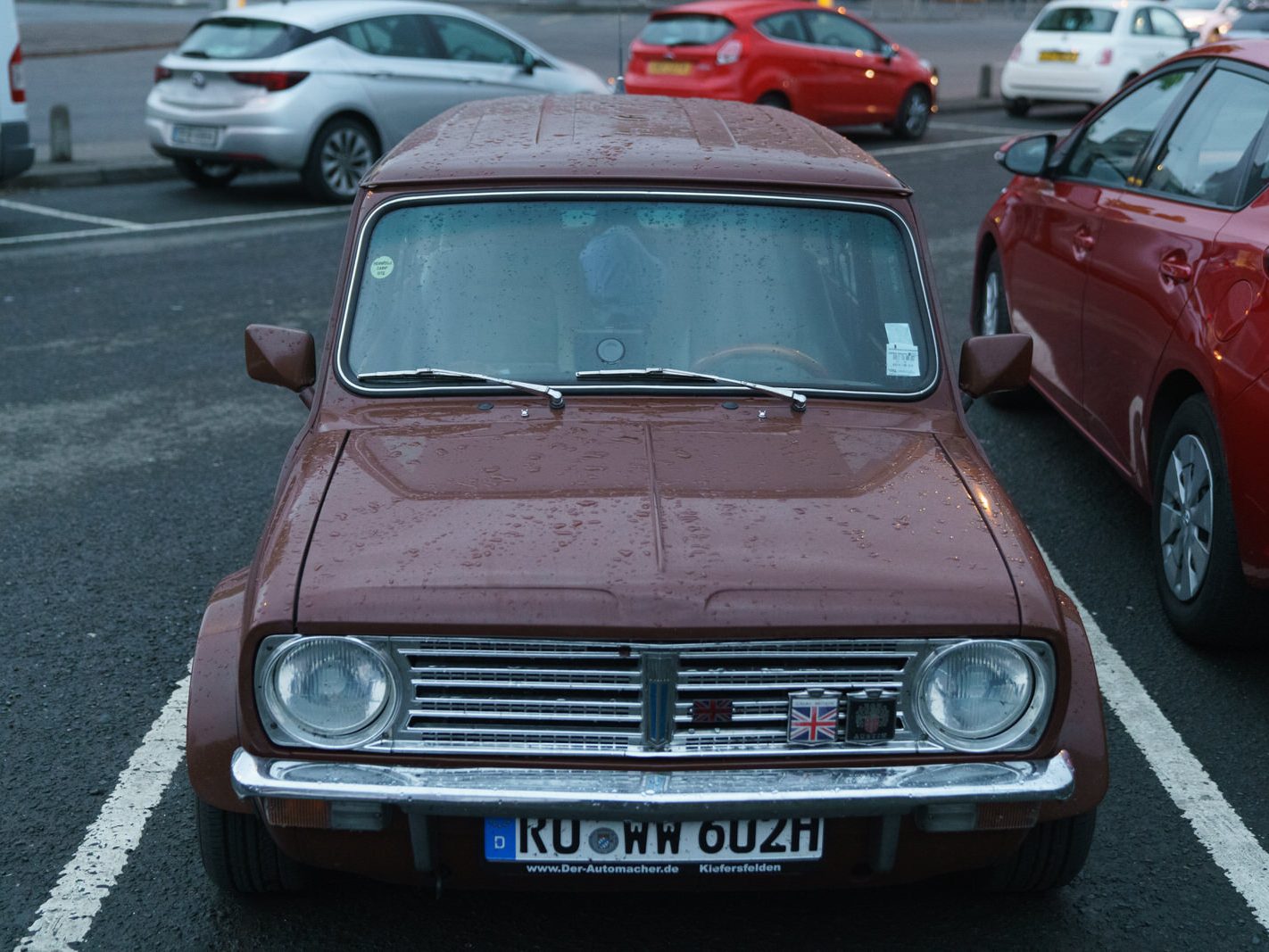 A VINTAGE MINI CLUBMAN [PHOTOGRAPHED IN MAY 2017 IN BELFAST] 002