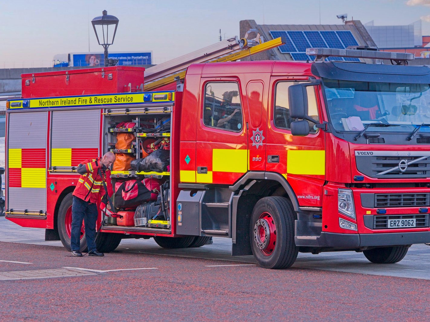 FIRE ENGINE ERZ 9062 VOLVO FM-330 SRT SRP [ROMEO TANGO 190] 003