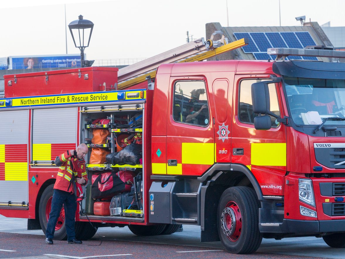 FIRE ENGINE ERZ 9062 VOLVO FM-330 SRT SRP [ROMEO TANGO 190] 004