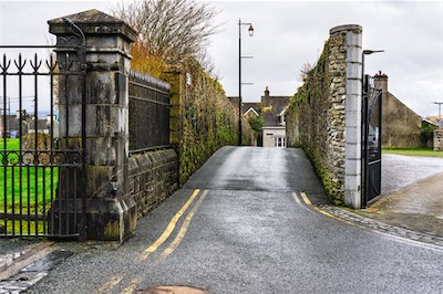 ST CANICE'S CATHEDRAL AND ROUND TOWER PLUS GRAVEYARD [PHOTOGRAPHED FEBRUARY 2026]-265376.jpg