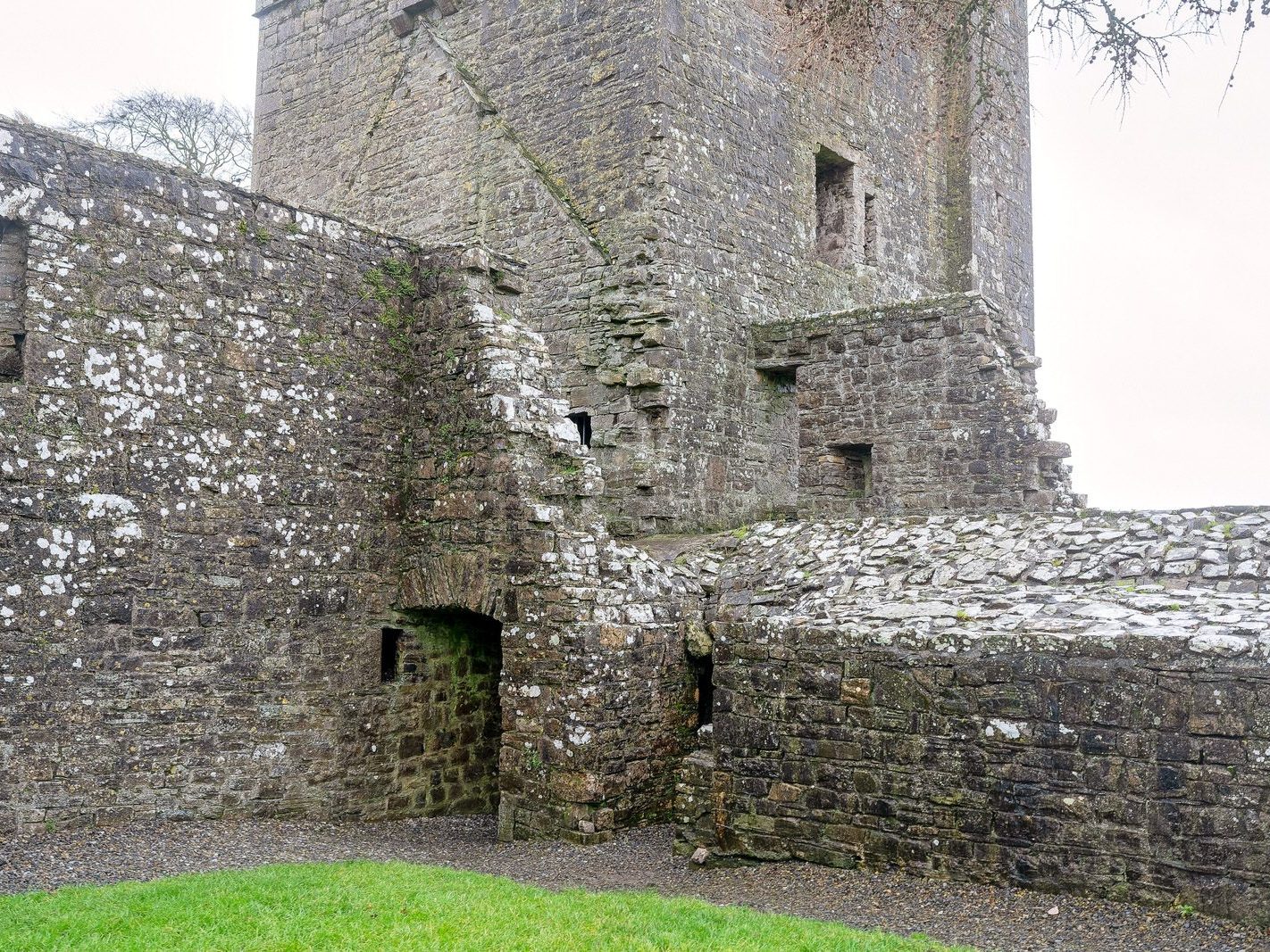 BECTIVE ABBEY WHICH I VISITED LAST CHRISTMAS [THERE WERE NO OTHER VISITORS AS IT WAS A VERY WET DAY]--225248-1