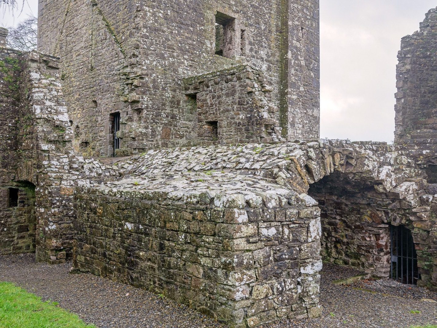 BECTIVE ABBEY WHICH I VISITED LAST CHRISTMAS [THERE WERE NO OTHER VISITORS AS IT WAS A VERY WET DAY]--225249-1
