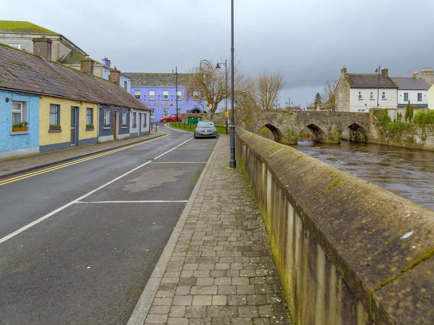 BOYNE COTTAGES [AREA OF TRIM NEAR TO THE OLDEST BRIDGE IN IRELAND]-226424-1