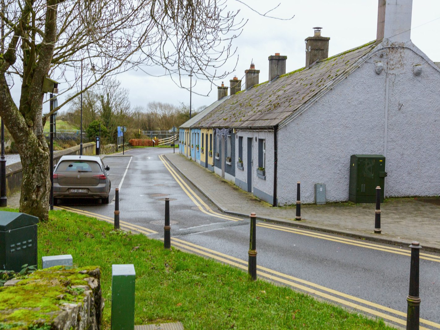 BOYNE COTTAGES [AREA OF TRIM NEAR TO THE OLDEST BRIDGE IN IRELAND]-226426-1