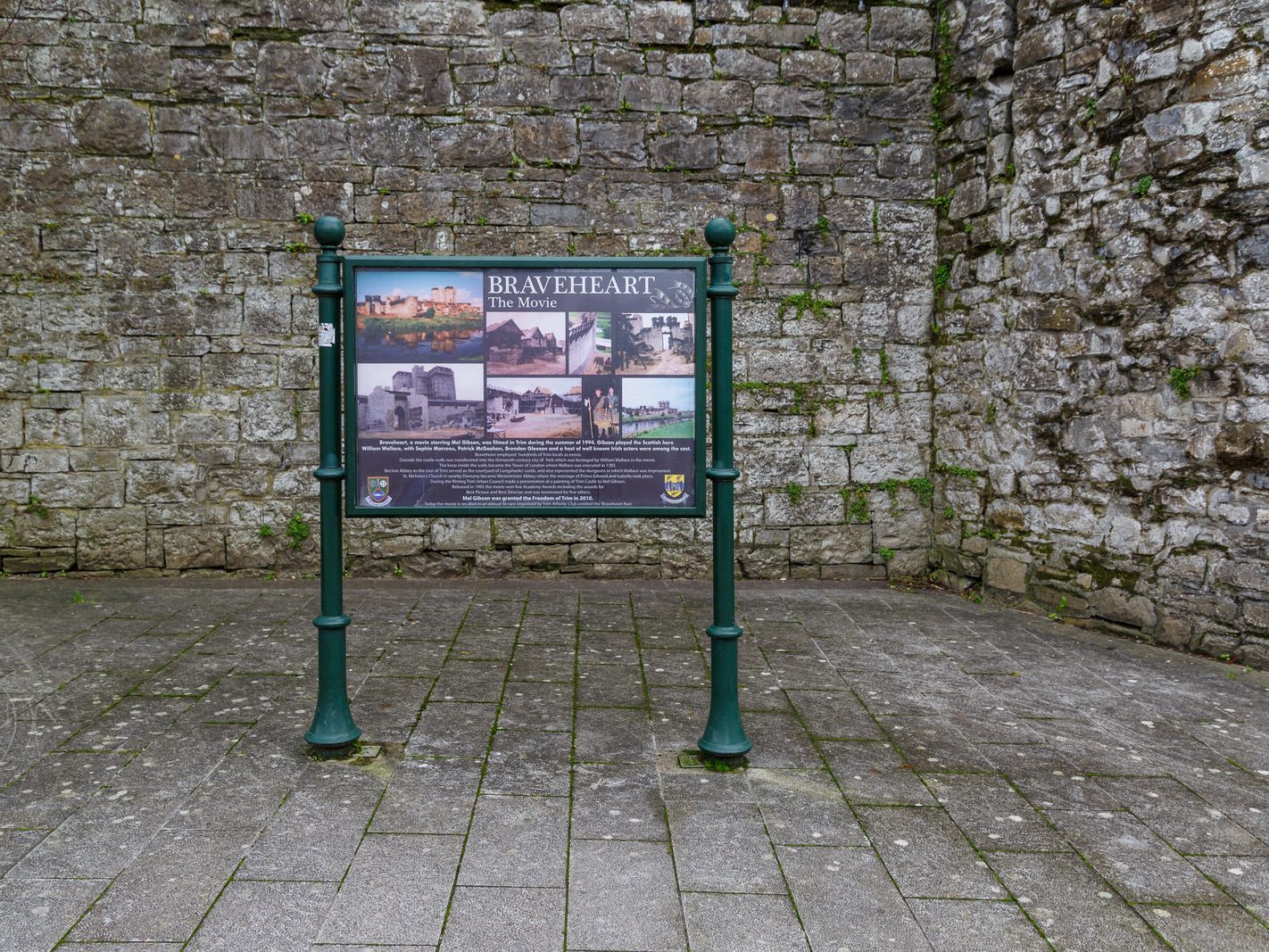 ON ST STEPHEN'S DAY I VISITED THE SOUTH BANK IN ORDER TO PHOTOGRAPH TRIM CASTLE [26 DECEMBER 2023]-226523-1