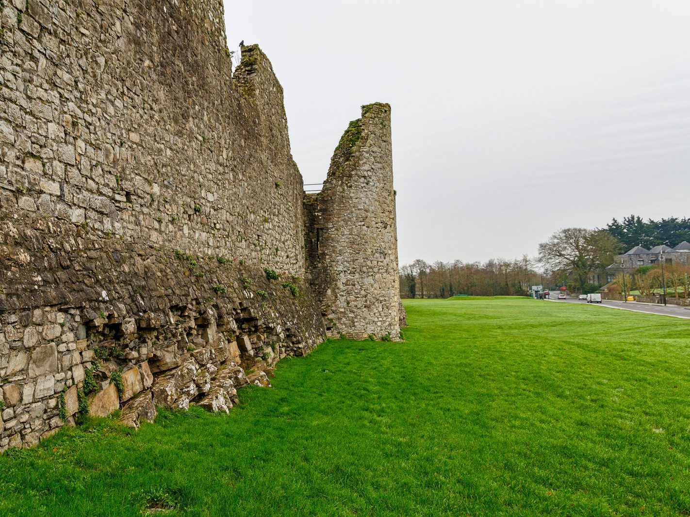 ON ST STEPHEN'S DAY I VISITED THE SOUTH BANK IN ORDER TO PHOTOGRAPH TRIM CASTLE [26 DECEMBER 2023]-226525-1