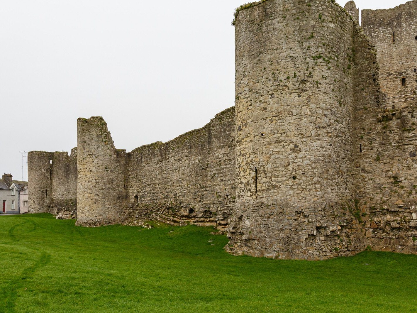 ON ST STEPHEN'S DAY I VISITED THE SOUTH BANK IN ORDER TO PHOTOGRAPH TRIM CASTLE [26 DECEMBER 2023]-226531-1