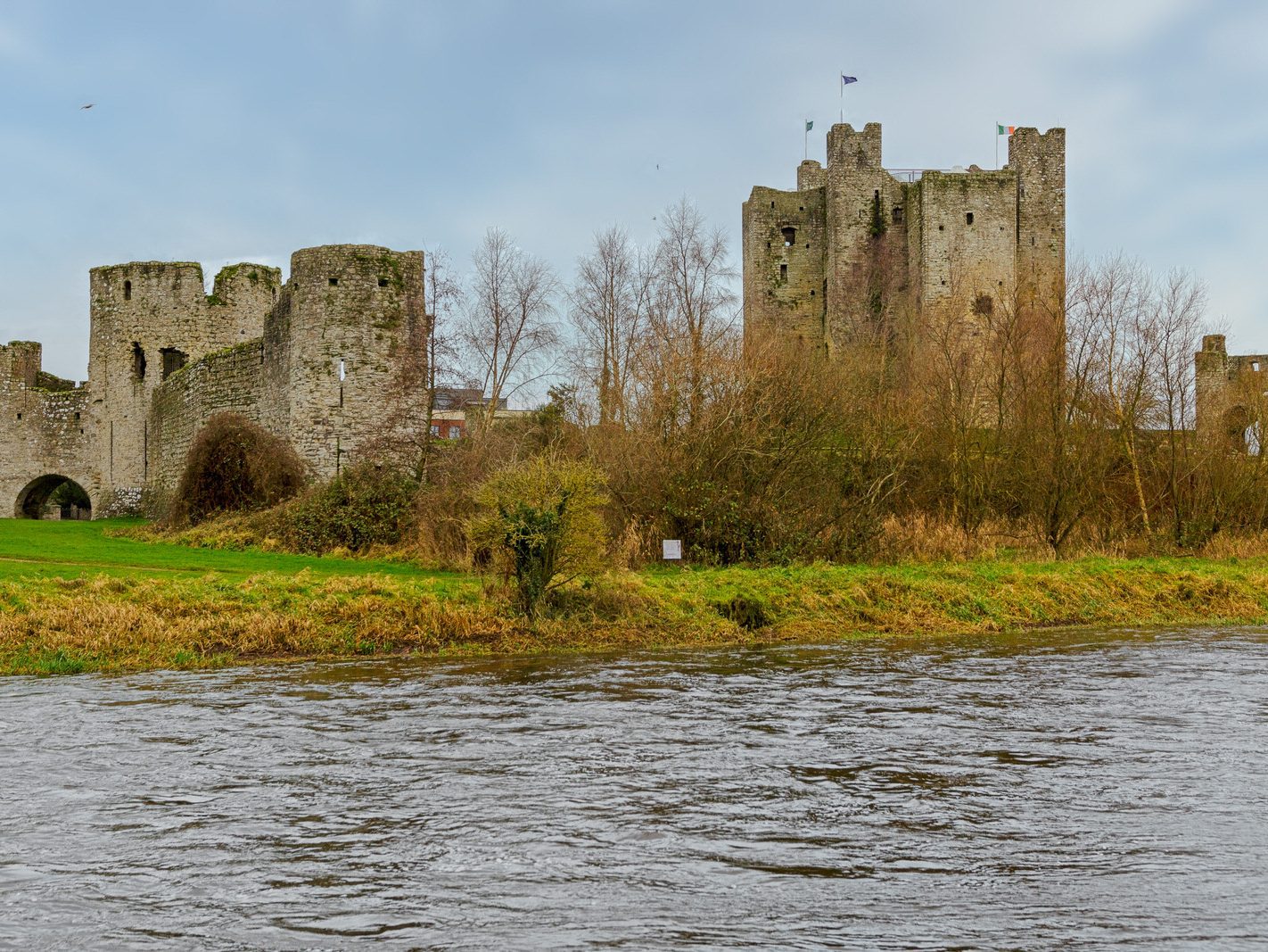TRIM CASTLE AS SEEN FROM THE NORTH SIDE OF THE BOYNE [CHRISTMAS DAY 2023]-226472-1