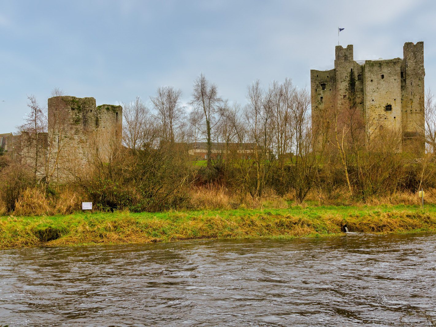 TRIM CASTLE AS SEEN FROM THE NORTH SIDE OF THE BOYNE [CHRISTMAS DAY 2023]-226473-1
