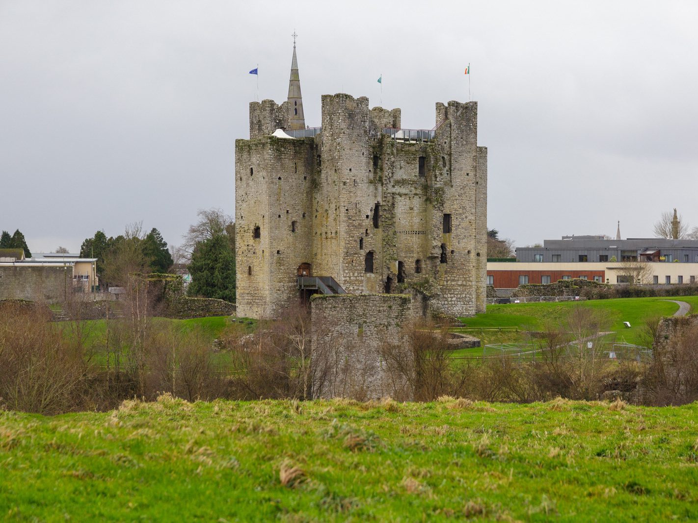 TRIM CASTLE AS SEEN FROM THE NORTH SIDE OF THE BOYNE [CHRISTMAS DAY 2023]-226480-1