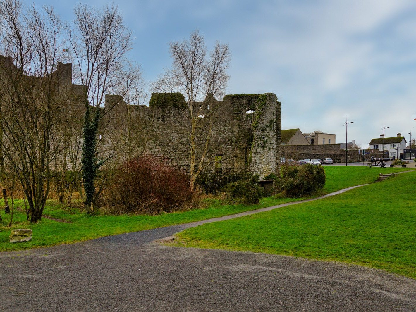 TRIM CASTLE AS SEEN FROM THE NORTH SIDE OF THE BOYNE [CHRISTMAS DAY 2023]-226488-1