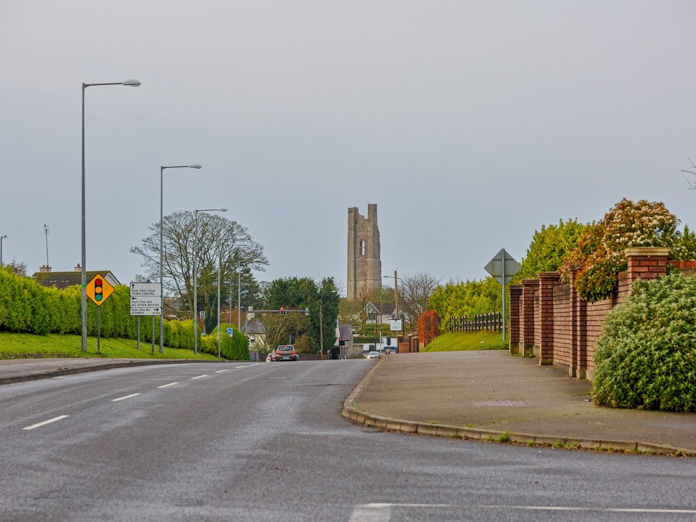 THE YELLOW STEEPLE DOMINATES THE TOWN OF TRIM [ALSO KNOWN AS ST MARYS ABBEY]-226754-1