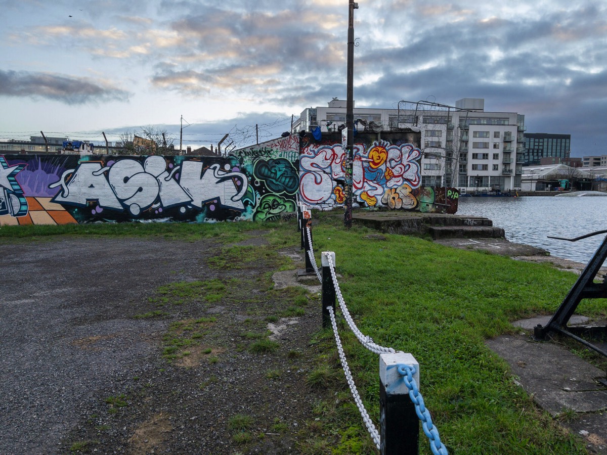 URBAN EXPRESSION IN THE DOCKLANDS