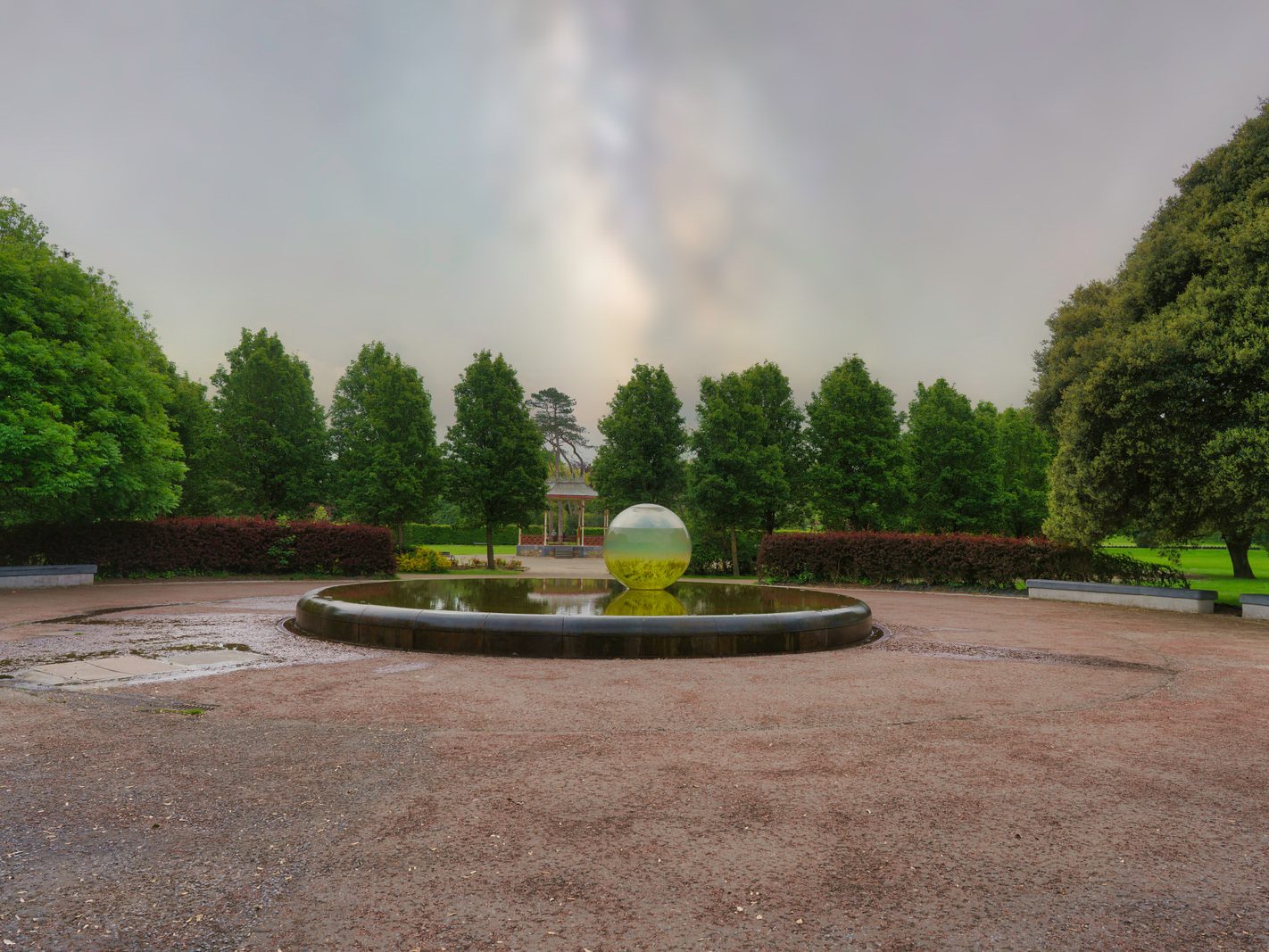 AN INTERESTING WATER FEATURE IN THE WATERFORD PEOPLES PARK 001