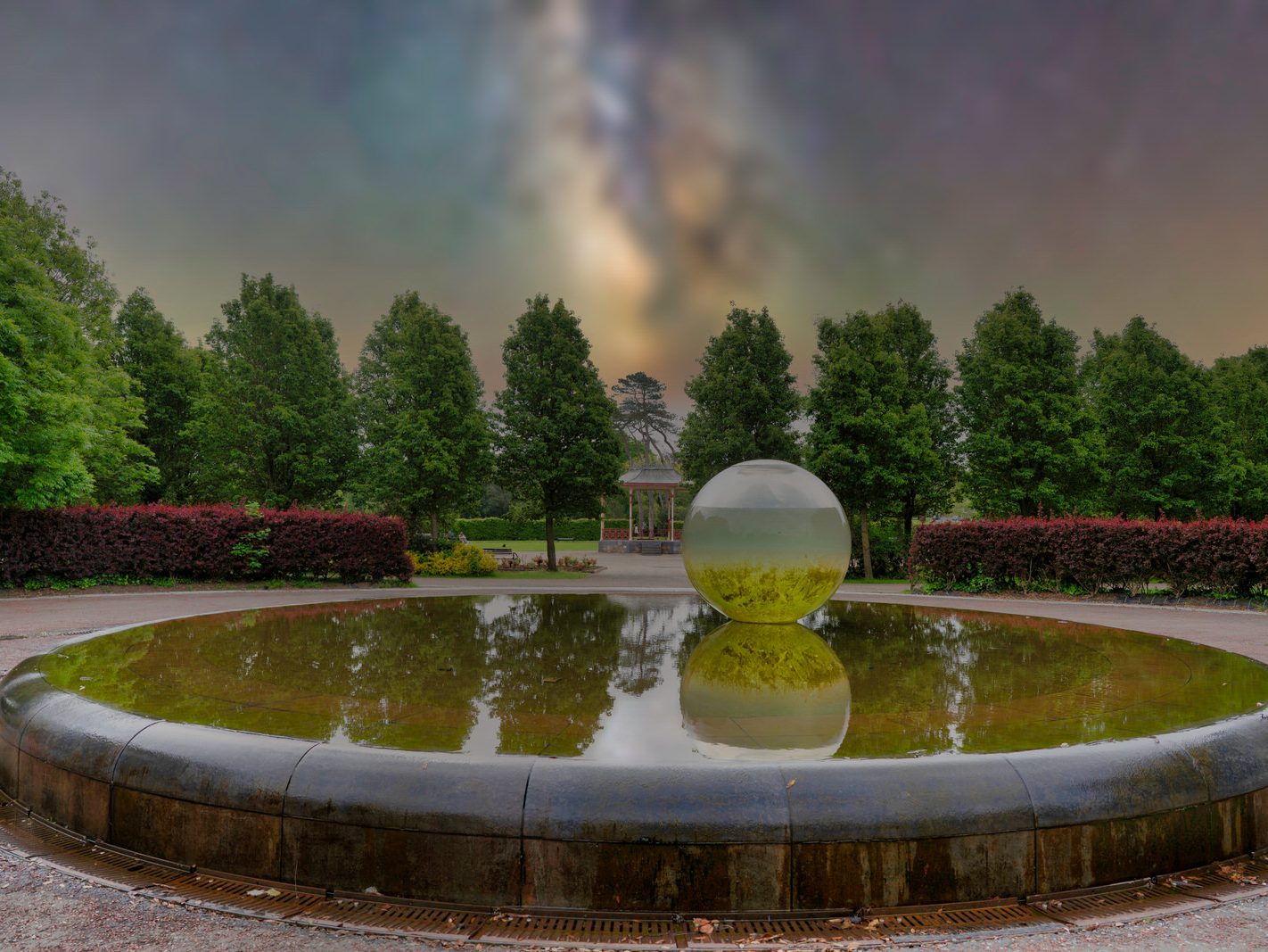 AN INTERESTING WATER FEATURE IN THE WATERFORD PEOPLES PARK 002