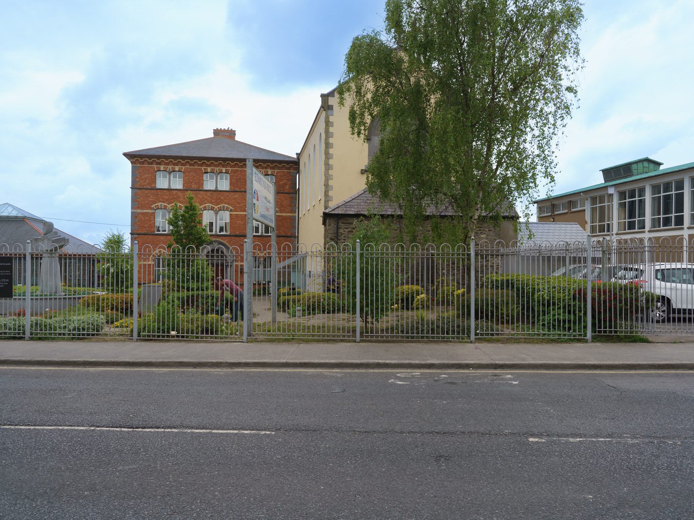 CBS SCHOOL AND EDMOND RICE CENTRE 001