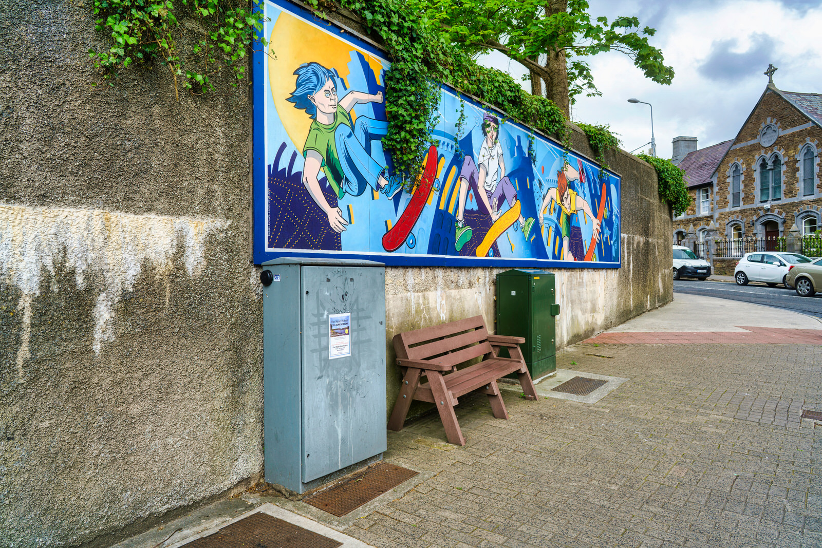 STREET ART AT ONE END OF COLLEGE STREET NEAR THE OLD ASYLUM 002