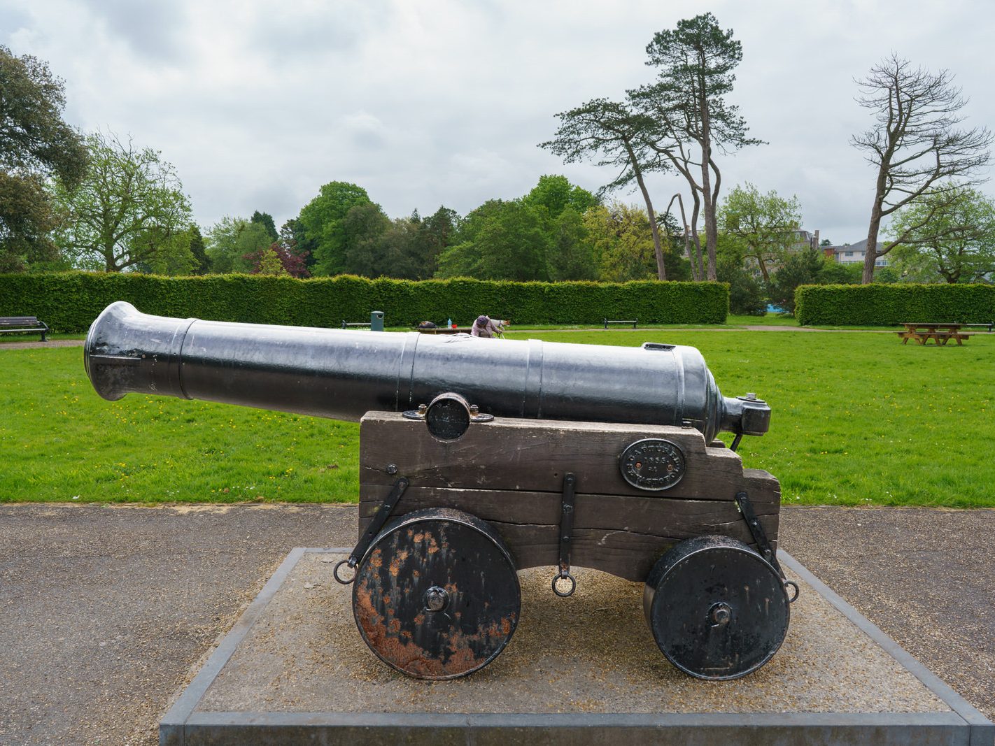 WOULD IT BE BETTER IF CANNONS WERE ONLY CREATED FOR CHILDREN TO PLAY UPON 006